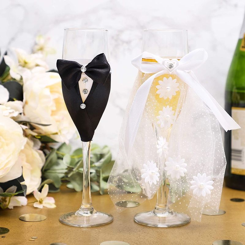 Bride and Groom Glass Champagne Flutes (Set of 2)